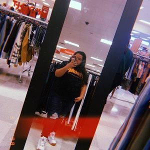 Meet your Posher, Kayla⚡️